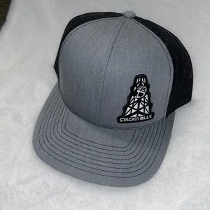 Snap back hat ( stackin bills)